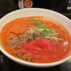 トマトラーメン　９８０円