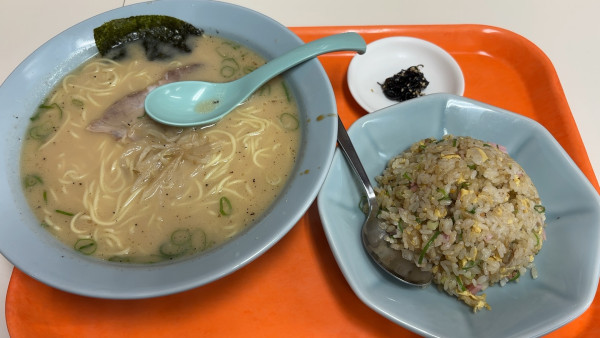 「ラーメン+チャーハンセット　９５０円」@ラーメン屋さん 大町店の写真