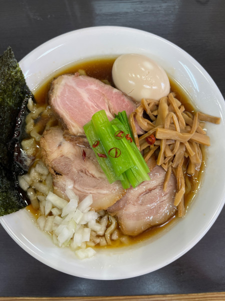 「醤油ラーメン大　特製」@自家製手打ち麺 禿の写真