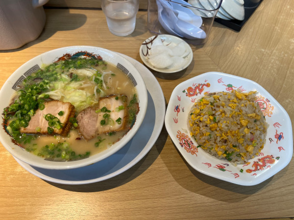 「ラーメン＋半チャーハン」@ラーメン小金太の写真