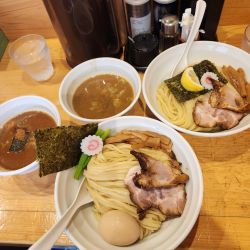 濃厚魚介つけ麺味玉と濃厚煮干つけ麺