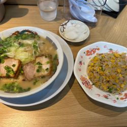 ラーメン＋半チャーハン