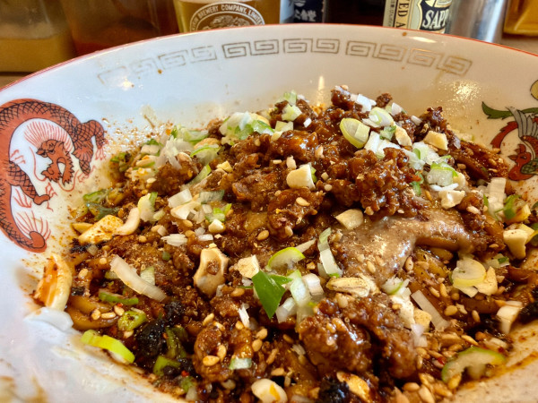 「サッポロ赤星＋皿チャーシュー→ 汁なし担々麺＋小ライス」@鯨人の写真