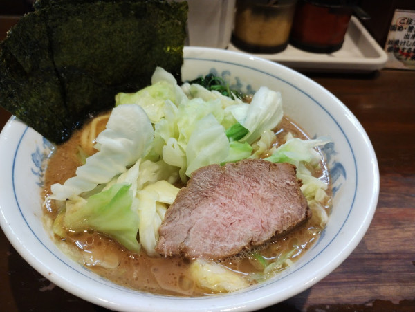 「ラーメン￥850+キャベツ￥150=￥1000」@横浜家系ラーメン 中島家の写真