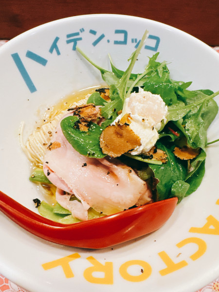 「凛々しい煌めく生トリュフ×白トリュフ貝柱ドロップス×白トリュフ岩」@らーめん凛々の写真