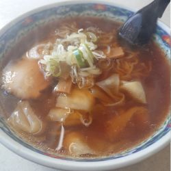 しょうゆワンタンメン