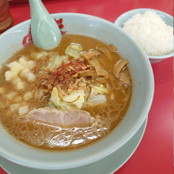 「特製カレーとんこつラーメン」@山岡家 釧路町店の写真