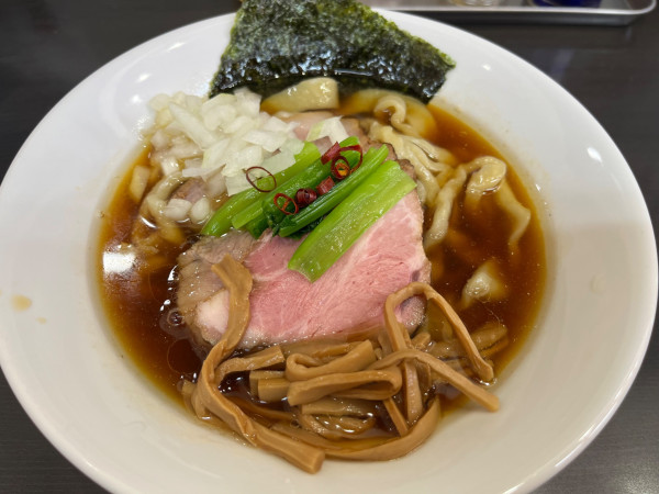 「醤油らーめん」@自家製手打ち麺 禿の写真