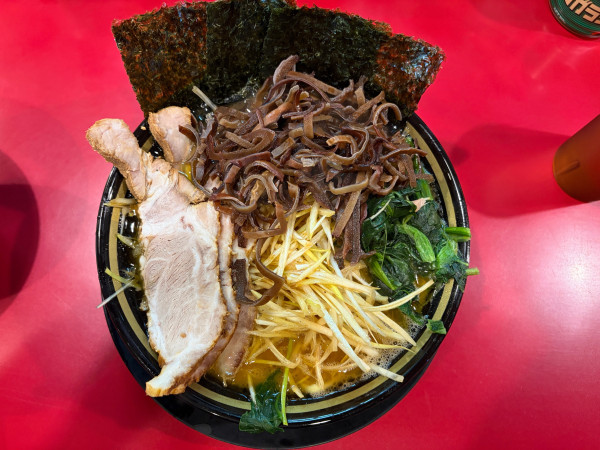 「白ネギチャーシューメン キクラゲ」@家系ラーメン 王道 神道家の写真