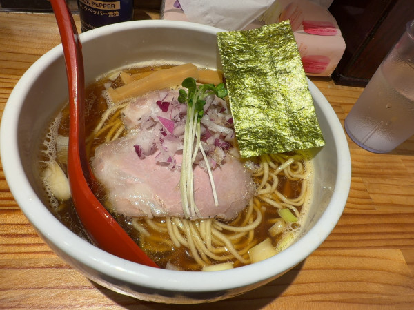 「炭火焼鯵煮干中華そば」@煮干中華そば 無双の写真