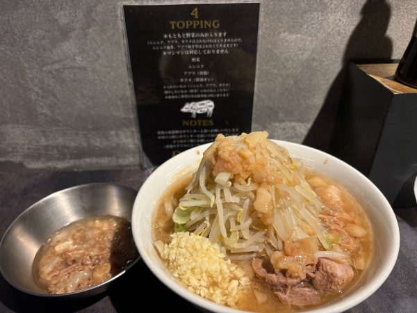 「ラーメン少なめ900円　Fat Boost100円」@Hi-Fat Noodle BUTCHER’Sの写真
