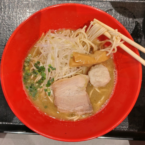 「濃厚魚介ラーメン(1180円)」@ラーメン&酒バル 麺屋一燈の写真