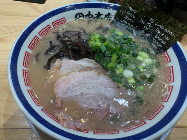 「らーめん（バリカタ）」@博多長浜らーめん 田中商店の写真