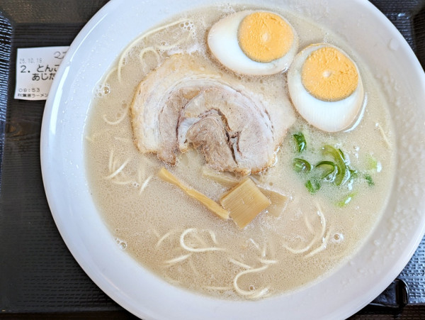 「豚骨味玉ラーメン」@秋葉原ラーメンセンターの写真