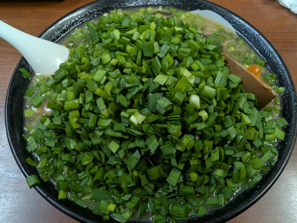 「ニラ山ラーメン」@とんこつラーメン まる一の写真