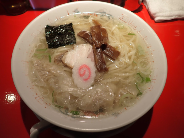 「ワンタン麺（塩）1000円」@マルフル食堂 市役所通り店の写真