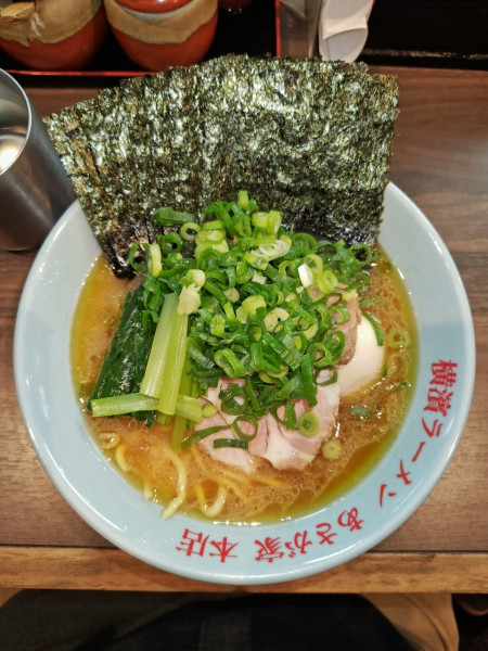 「特選ラーメン　並」@横濱ラーメン あさが家 本店の写真