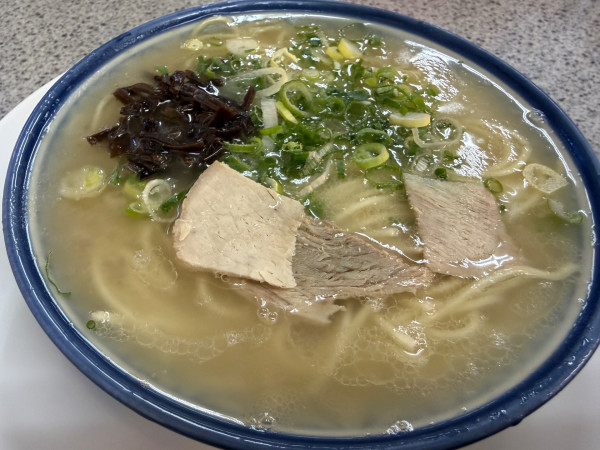 「ラーメン700円」@博多ラーメンしばらく 福重店の写真