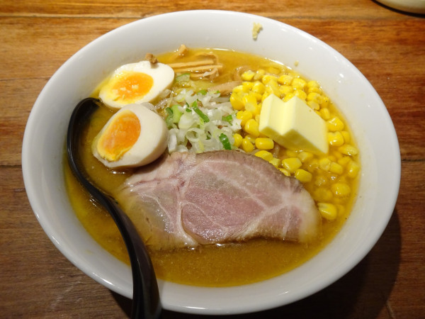 「味噌バターコーン（1,050円）＋大盛り（100円）＋味玉」@札幌味噌麺 優の写真