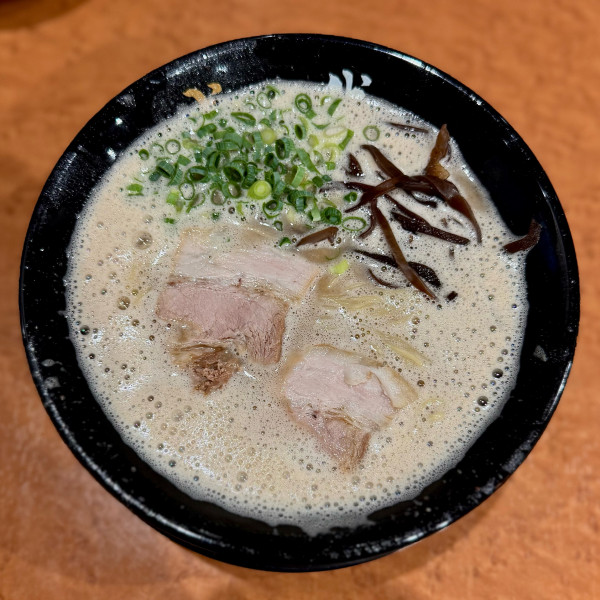 「ラーメン (830円)」@博多一成一代の写真