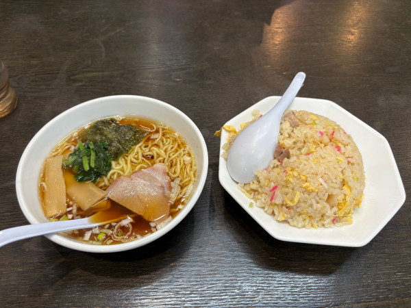 「Aセット + 餃子」@東京亭 昭島店の写真