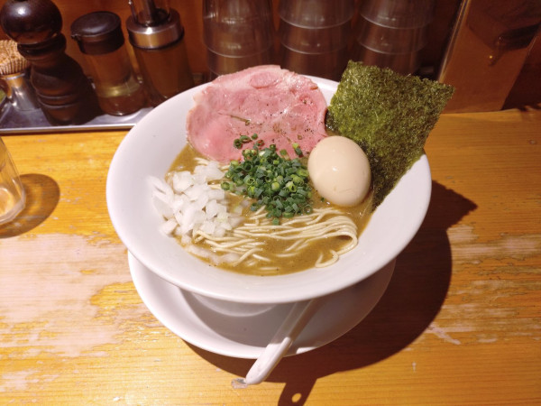 「濃厚煮干　バカニボ」@麺屋 まほろ芭の写真