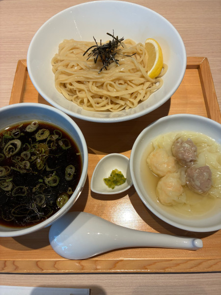 「特製わんたんつけそば　1300円」@ワンタン麺専門店 たゆたふの写真