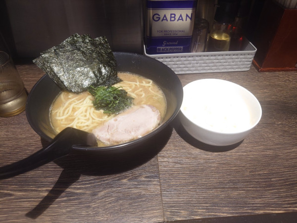 「味玉ラーメン」@らーめん 吟太の写真