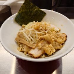 背脂　ヤサイ　油そば