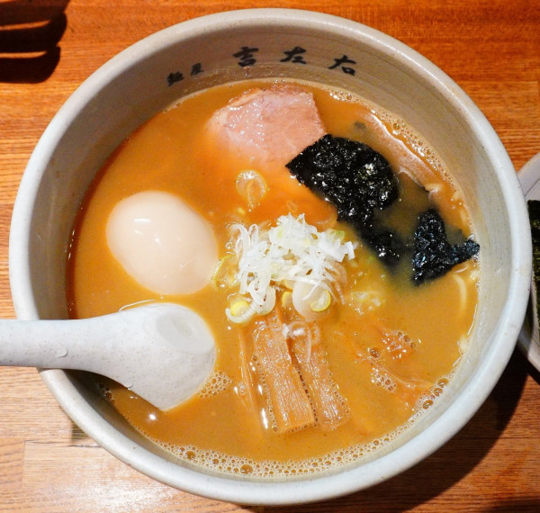「味玉らーめん＋のり」@麺屋吉左右の写真