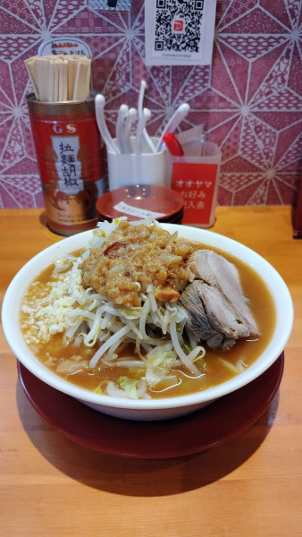 「令7·10·20オオヤマ小ラーメン1000円大蒜野菜脂マシ」@大阪塩系ラーメン しおやの写真