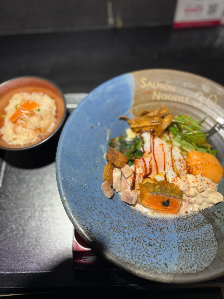 「汁なし　ランチサーモン丼」@サーモンnoodle3.0の写真