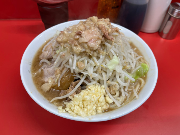 「小 900円(麺少なめ、ニンニク・アブラ)」@ラーメン二郎 一橋学園店の写真