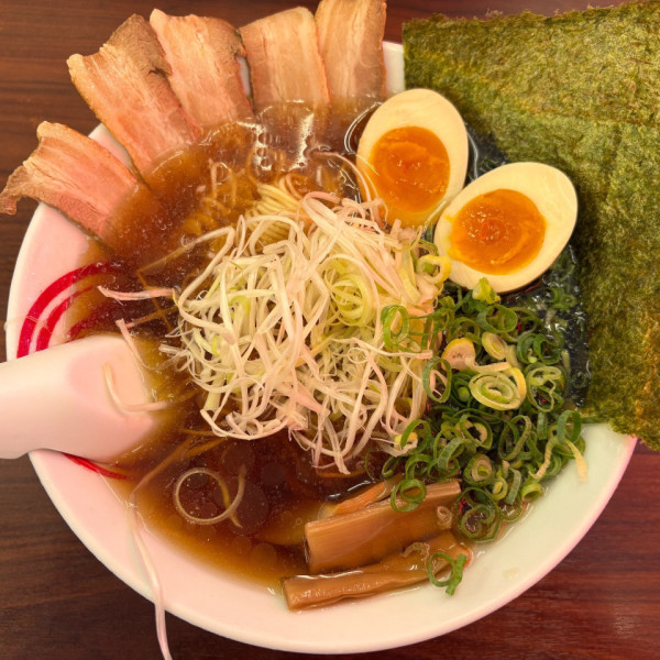 京都背脂醤油味玉ラーメン』ラーメン 魁力屋 竹ノ塚店のレビュー