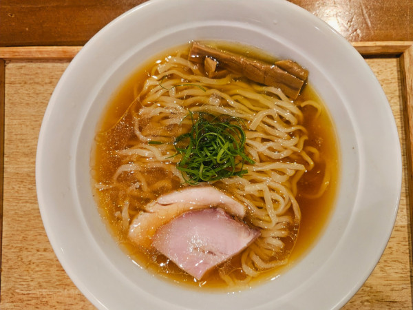 「淡麗醤油らぁ麺」@あらや識の写真