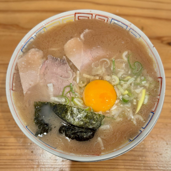 「生卵ラーメン （900円）」@らあめん わやの写真