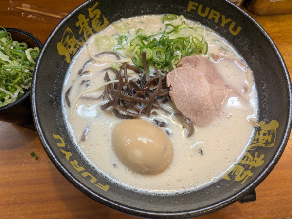 「ラーメン」@とんこつラーメン博多風龍 新宿東口店の写真
