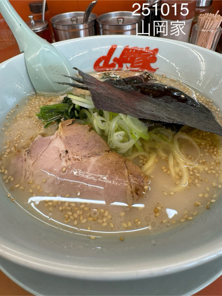 「塩ラーメン＋コロチャー丼　840」@ラーメン山岡家 厚木店の写真