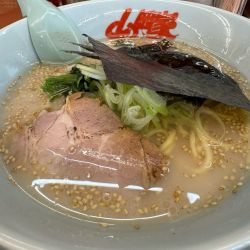 塩ラーメン＋コロチャー丼　840