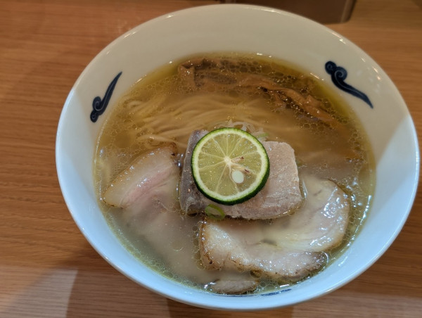 「鰤塩らーめん」@RAMEN ガモウスマイルの写真