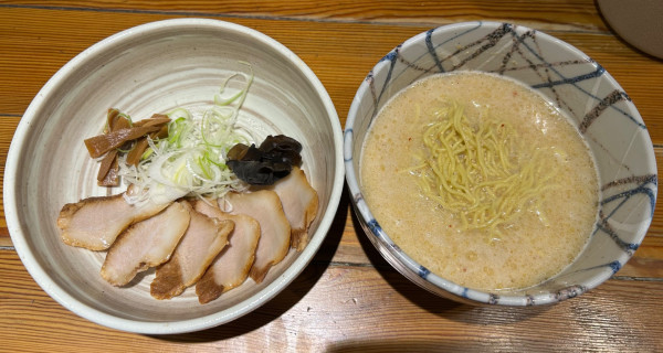 「とろ肉しおらーめん ¥1450」@らーめん風来居 神田秋葉原店の写真