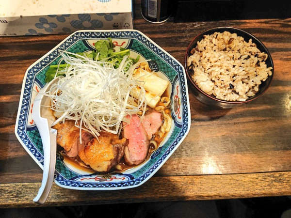 「炭火焼きの鴨とセリの和風そば、など」@稲荷屋の写真