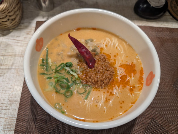 「姫たんたん麺1200円」@香家 中目黒店の写真