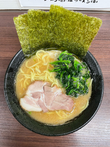 「ラーメン(900円)麺固め」@川崎家 榎町店の写真