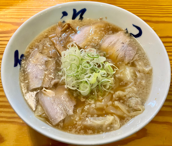 「肉わんたんめん」@五福星の写真