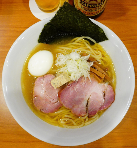 「塩らーめん＋塩たまご＋きのこ香るバター＋実山椒つくね＋赤星」@しののめヌードルの写真