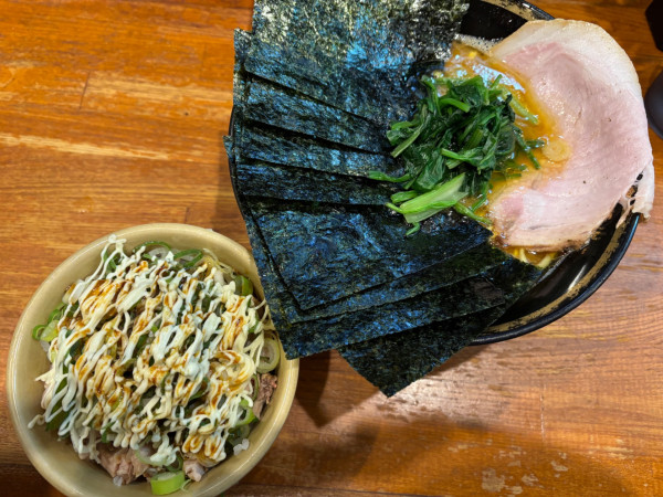 「ラーメン+海苔+釜焼きチャーシュー丼」@末廣家の写真