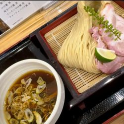 つけ麺 醤油 950円