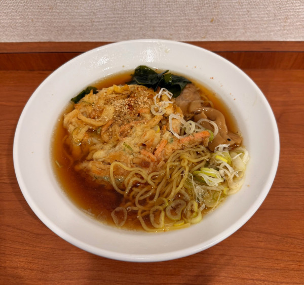 「中華そば（￥490）＋かき揚げ（￥130）」@大江戸そば 上野9・10番ホーム店の写真