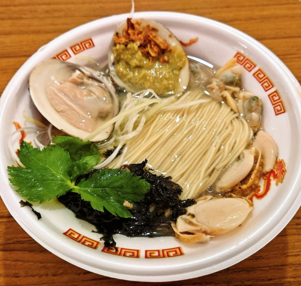 「【寿製麺よしかわ】地蛤と北海道ホタテの塩ラーメン　海のソース」@大つけ麺博 Presents 秋の新作ラーメン祭の写真